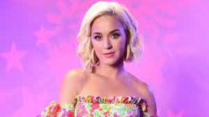 You may know katy from her award winning hits such as 'i kissed a girl' or 'teenage dream'. Katy Perry Says Can T Wait For Her Daughter To Hear Smile Track Siachen Studios