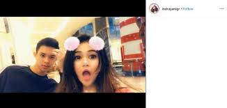 Di sepertiga malam artist : Pernah Viral Video Klarifikasi Putus Ini 5 Potret Indy Dan Pacar Barunya Matamata Com