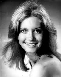 Her family moved to australia when she was 5. El Pasado De Olivia Newton John Vanidad