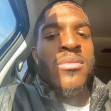 Is the height in the photo accurate?