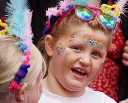 🌈🎉 LLANDEILO PRDIE 2024 PHOTOGRAPHS III 🎉🌈 Diolch i Stuart Ladd from  South Wales Guardian for these amazing pictures that captured the parade  brilliantly last week! Look at everyone having the BEST