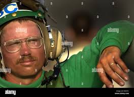 Uss george washington cvn 73 oif hi-res stock photography and images