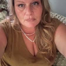 Diana Cashman's Instagram, Twitter & Facebook