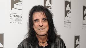 Alice cooper was born vincent damon furnier, in detroit, michigan, the son of a minister. How Alice Cooper Became The Godfather Of Shock Rock Grammy Com