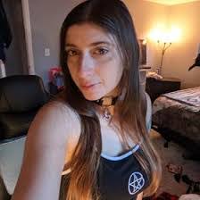 Alisha Coy's Instagram, Twitter & Facebook