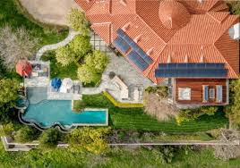 Whitney cummings has ended her engagement to creative director beau miles skinner. 2 Broke Girls Co Creator Whitney Cummings Buys In Woodland Hills At 4 3m American Luxury