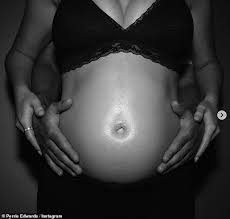 Perrie edwards is pregnant with her first baby. Mar J Nmhncznm