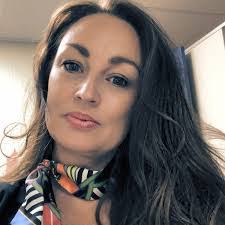 Eileen Pope's Instagram, Twitter & Facebook