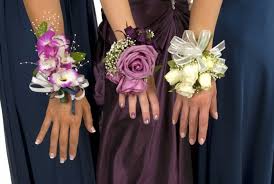 How To Make Wrist Corsages Step By Step Ehow Uk Corsage Prom Wrist Corsage Wedding Prom Corsage Diy