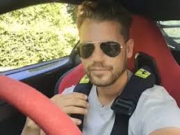 Caçador de Ferraris: quem é o britânico que busca F40 perdida do filho de  Saddam Hussein