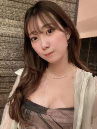 美谷朱里– 简然趣