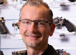 VIEL MEHR ALS WAFFEN