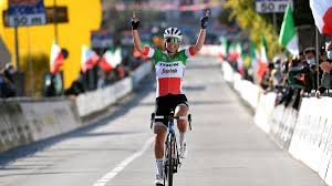 Elisa longo borghini will be the undisputed captain of the team. Trofeo Alfredo Binda Longo Borghini Gewinnt Italienisches Eintagesrennen Nach 26 Kilometer Solo Eurosport