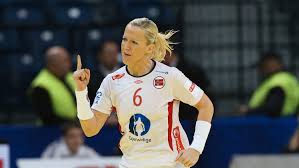 For sju år siden avslørte håndballspiller heidi løke (37) at hun hadde funnet kjærligheten med massør bjørn vestrum. Loke Skjermes I Em