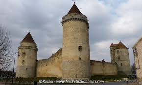 Un décret d'application a fixé son entrée en vigueur au 1er janvier 1968. Le Chateau Fort De Blandy Les Tours Balade En Ile De France