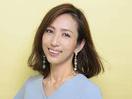 40代必見 たるみ目もとを輝かせる ナチュラルアイメイク maico やまとなでしこの キレイ を応援 美髪 アイメイク ナチュラル 40代メイク