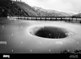 Glory hole dam hi-res stock photography and images - Alamy