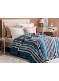 Dekorasyon amaçlı madame coco kırlent çeşitleri de fonksiyonel bir üründür. Pons Cok Amacli Tek Kisilik Yatak Ortusu Mavi Madame Coco Bu Mudur