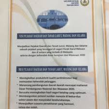 Daerah ini terletak bersempadan dengan daerah kerian di barat laut, daerah kuala kangsar di timur, daerah manjung di selatan, dan daerah hulu perak di timur laut. Foto Di Pejabat Daerah Tanah Taiping Bandar Taiping Perak