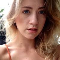 Vicki Dever's Instagram, Twitter & Facebook