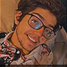 Darcy Howell's Instagram, Twitter & Facebook