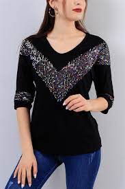 19 95 Tl Pul Detayli Siyah Bluz 16869b Modamizbir Siyah Bluz Bluz Sportif Kiyafetler