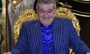 Războiul dintre gigi becali şi mihai stoica a căpătat proporţii inimaginabile după meciul de la azi, becali a lansat un nou atac asupra preşedintelui unirii. Gigi Becali Crisis Of Laughter In Front Of Journalists I Told Meme Attack On A Player He Made A Big Mess Video