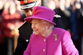 How Queen Elizabeth Will Pass The Torch To Prince Charles And The Rest Of The Royal Family In 2019 Royal Family Queen Elizabeth Prince Charles