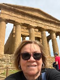 Early morning in Monterosso🏖️🔆 www.cinqueterre.eu.com/monterosso