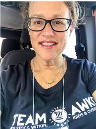 Is there anyone who has volunteered at a law firm in this group