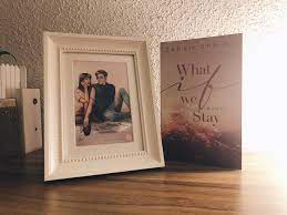 Oh / ooh, ooh / my last made me feel like i would never try again / but when i saw you, i felt something i never felt / come closer, i'll give you all my love / if you treat me What If We Stay Sarah Sprinz Buch Gewitter