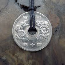 Collier De 50 Yen De Piece De Monnaie S Il Vous Plait Noter Que Je Suis Jusqua La Derniere Quelques Argent Yen Coin Necklace Necklace Silver Coin Necklace