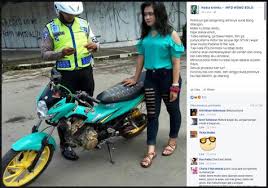Stiker motor honda beat fi hitam koleksi prostiker punya banyak display varian desain striping dan warna , diantaranya motif racing team dan balap seperti monster energy, troylee design modifikasi honda beat hitam bisa menggunakan strping dengan warna hijau, biru, merah dan warna lainnya. Modifikasi Motor Beat Warna Hijau Tosca Arena Modifikasi