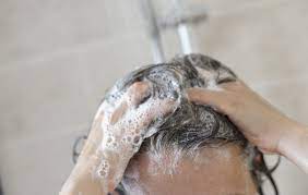 Greasy hair is frustrating, especially if you know your hair is clean! Greasy Hair How To Get Rid Of Greasy Hair According To Experts