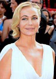 Julie leclerc (born chantal séloron, 7 september 1949) is a french radio and television host. Emmanuelle Beart Wikipedia
