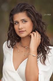 Lea Hardy's Instagram, Twitter & Facebook