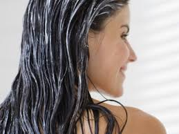 Dopo lo shampoo, tampona l'eccesso di umidità e applica un prodotto per capelli mossi o ricci. Come Far Allungare I Capelli Velocemente Ecco 6 Modi Facilissimi E Validi