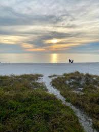 Anna maria island's favorite beach front restaurant. 13 Amazing Anna Maria Island Restaurants Food Fun Faraway Places