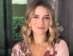 Bruna Thedy, que atuou no seriado Sandy & Junior, relembra romance  escondido com Junior: 'Virou um escarcéu'