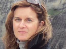 Μίλησε για την έμπνευση όταν γράφει στίχους για τραγούδια. H Xara Nikolakopoyloy Me Aformh Tis Melisses Iereies Kalamata Journal