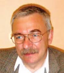 Tablica smoleńska wraca na skwer s.8