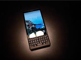 Press the lock key again to unlock the keyboard and screen. Blackberry Key2 Review Why You Don T Need A Physical Keyboard In 2018