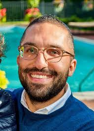 Emil Hakimi's Instagram, Twitter & Facebook