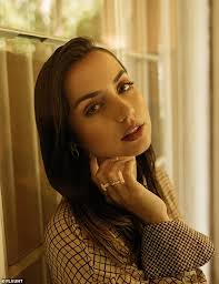 Ana de armas, la cubana que seduce a hollywood. No Time To Die Star Ana De Armas Discusses The Hard Work She Put Into The Bond Film Aktuelle Boulevard Nachrichten Und Fotogalerien Zu Stars Sternchen