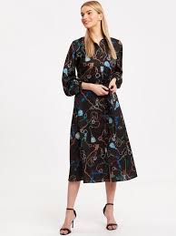 Lcw Bayan Elbise Modelleri Siyah Midi Uzun Kol Desenli Elbise Siyah Stiletto Ayakkabi Elbise Elbise Modelleri Moda Stilleri
