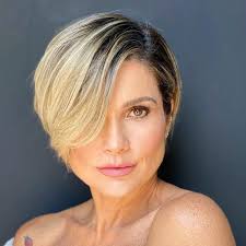 Maybe you would like to learn more about one of these? Famosas De Cabelo Curto 15 Estilos Para Se Inspirar Dci