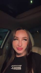 Scarlett Wright's Instagram, Twitter & Facebook