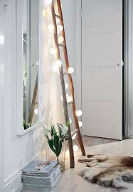 Roundup 5 Decorative Uses For Ladders Sovrum Diy Inredning Ladder Decor