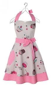 Ingrandire il cartamodello in modo che la base misuri 35 cm. La Bottega Creativa Di Eli Raccolta Grembiuli Fai Da Te Per Essere Alla Moda Anche In Cucina
