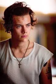 Esmé Richards (ezzyrichy)